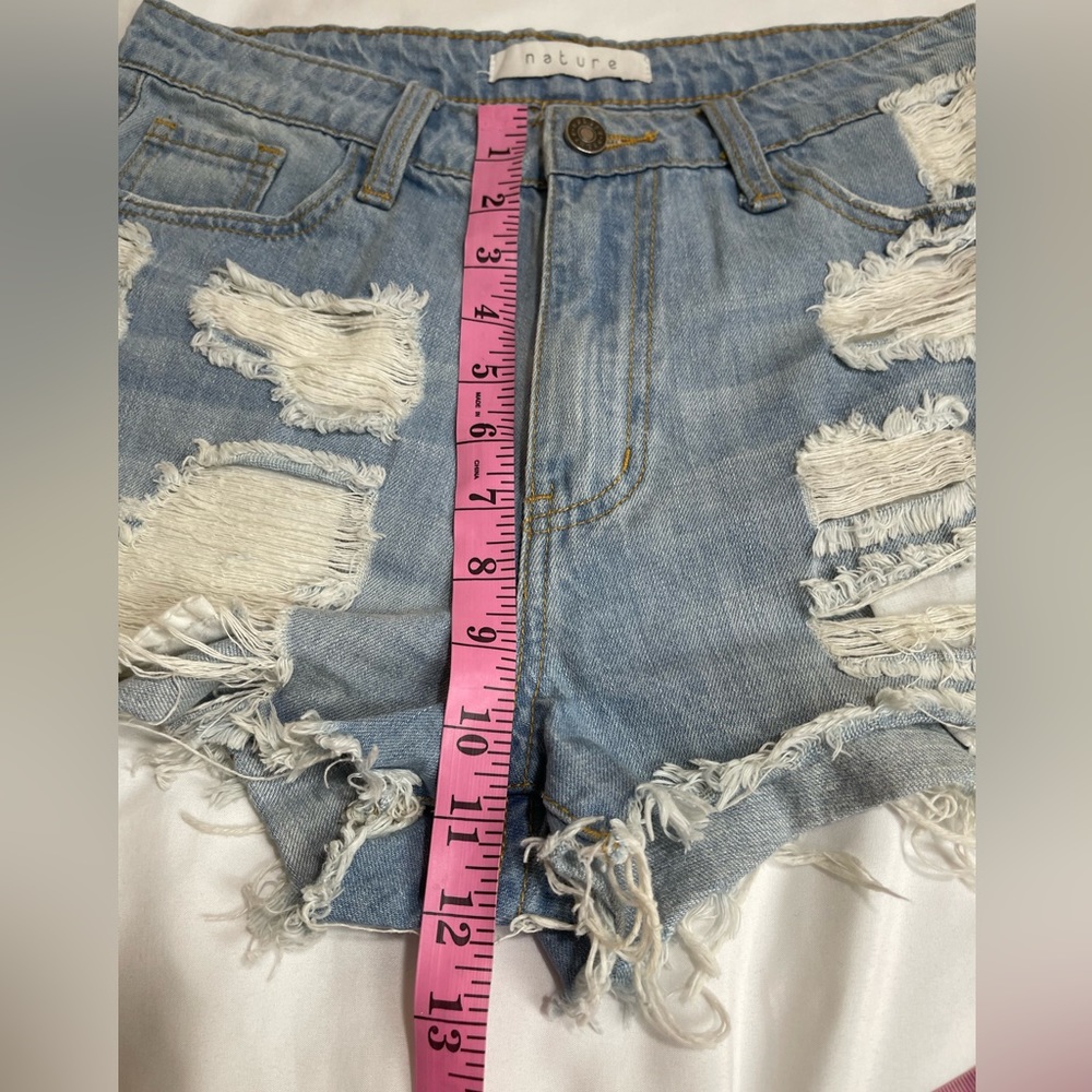 Nature Distressed Light Washed jean Short Size M - Picture 7 of 9